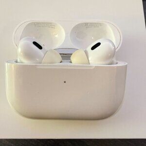 Apple AirPods Pro 2nd Gen (Lightning) | White | Used | With Box & Extra Tips  De